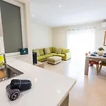 Apartmán Bright Ground Floor In