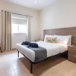 Apartmán Bright Ground Floor In *