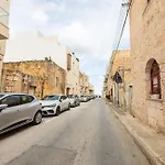 Bright Ground Floor In Apartmán Mellieħa