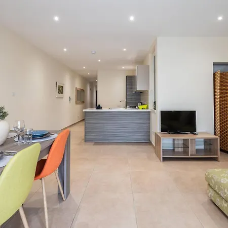 Bright Ground Floor In Apartmán *