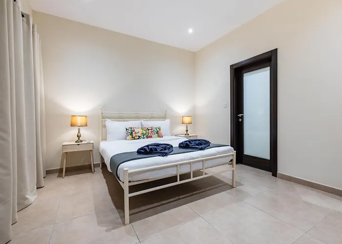 Bright Ground Floor In Apartament