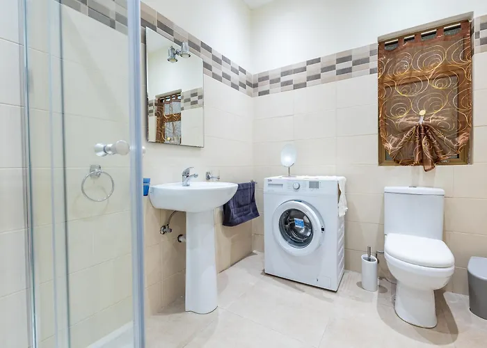 Apartament Bright Ground Floor In *